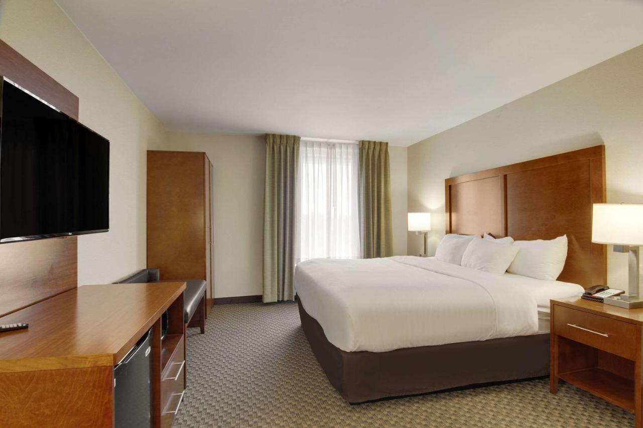 Airport Inn Efficiencies — photo 21