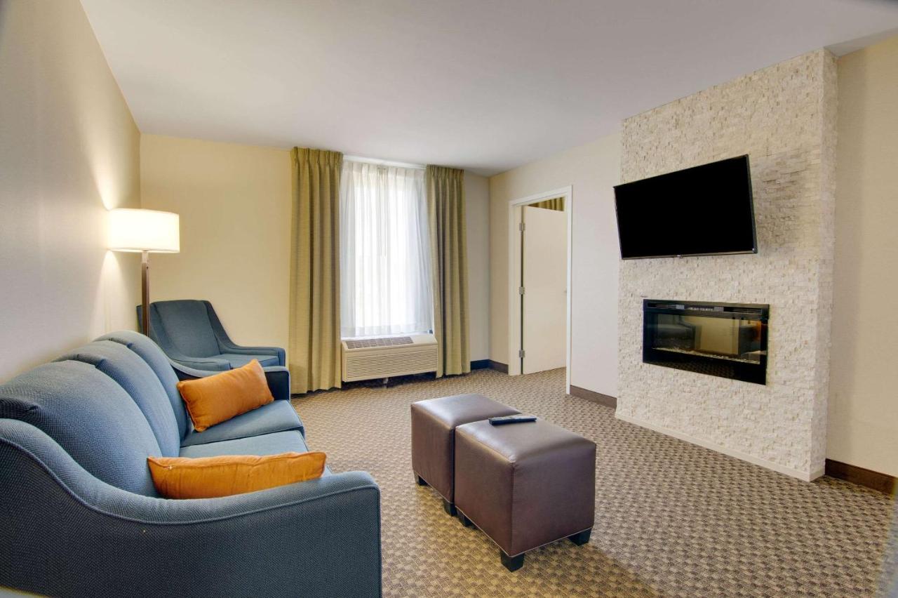 Airport Inn Efficiencies — photo 23