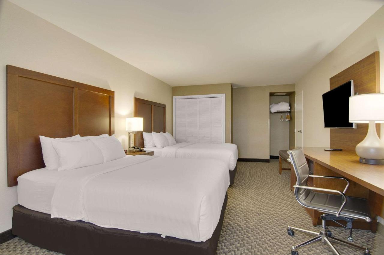 Airport Inn Efficiencies — photo 24