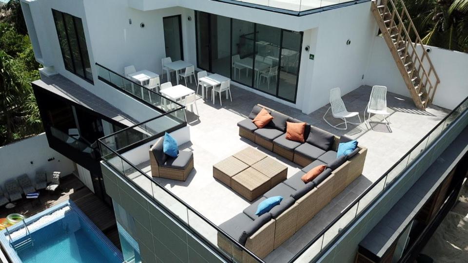 Beach: Unwind Dhigurah