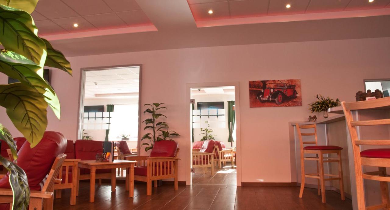 Winrooms Seminar Hotel & Apartments photo