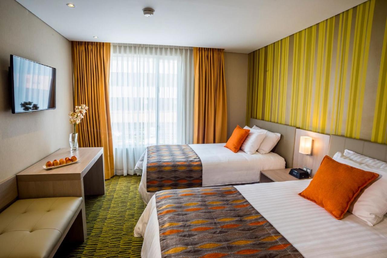Hotel Plaza Suites - 4