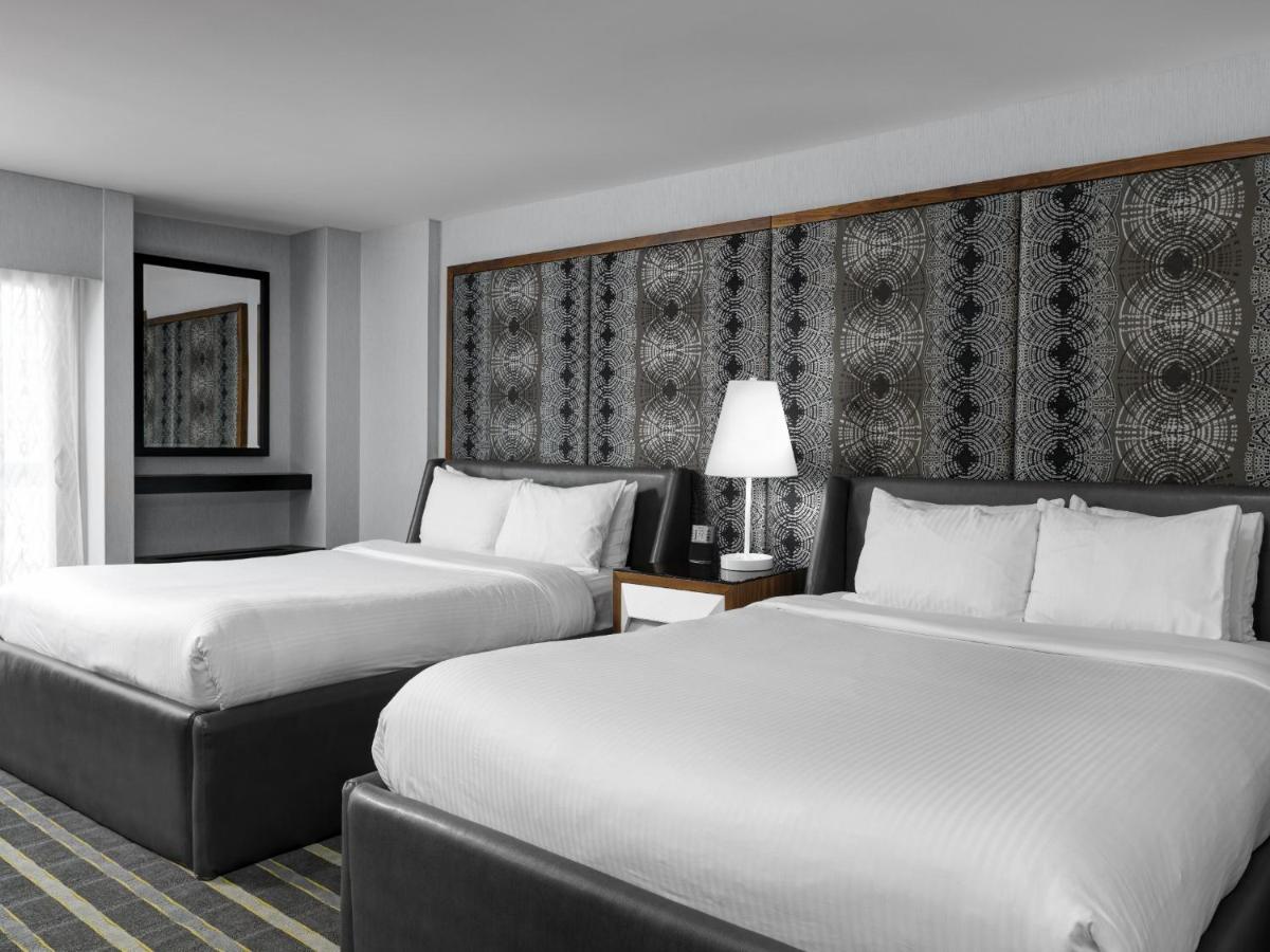 Hotel Arts photo