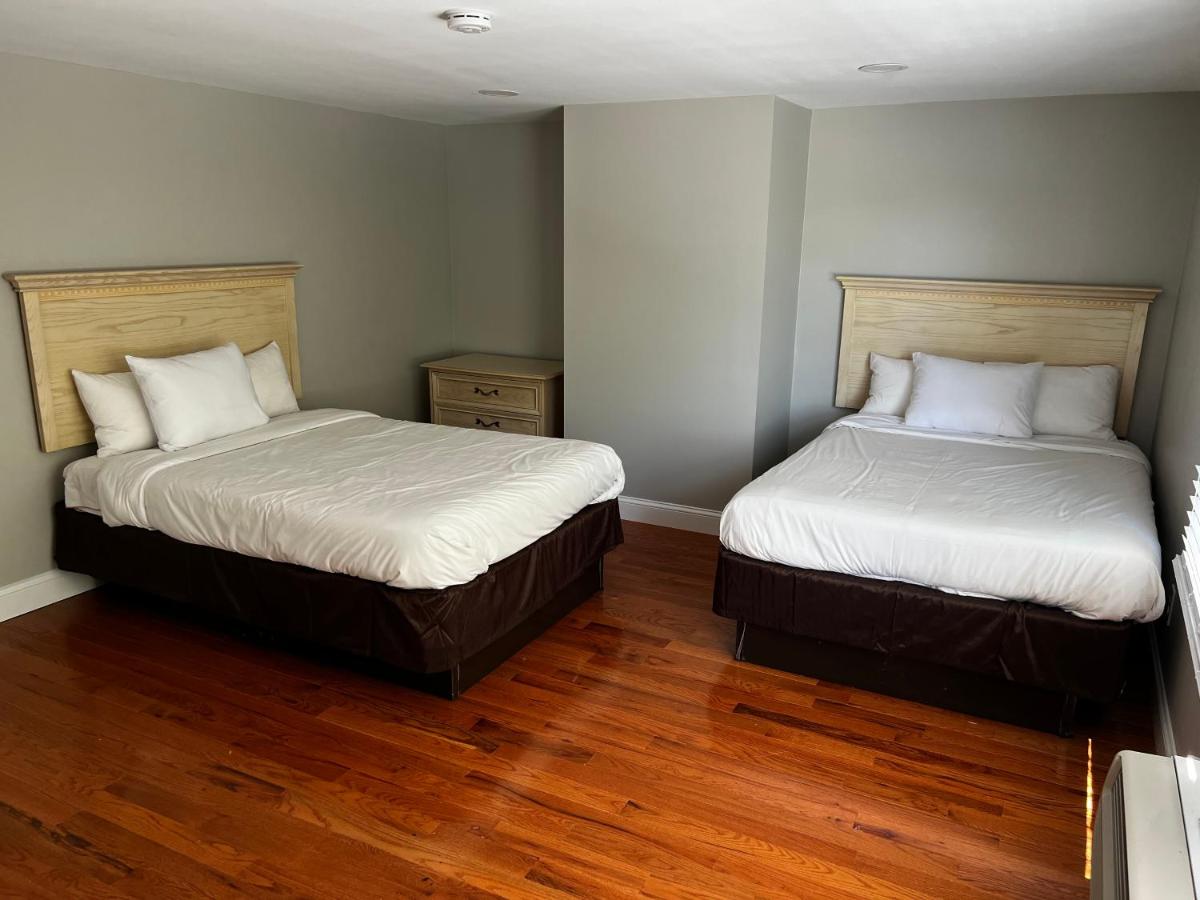 Captain's Quarters Motel — photo 14