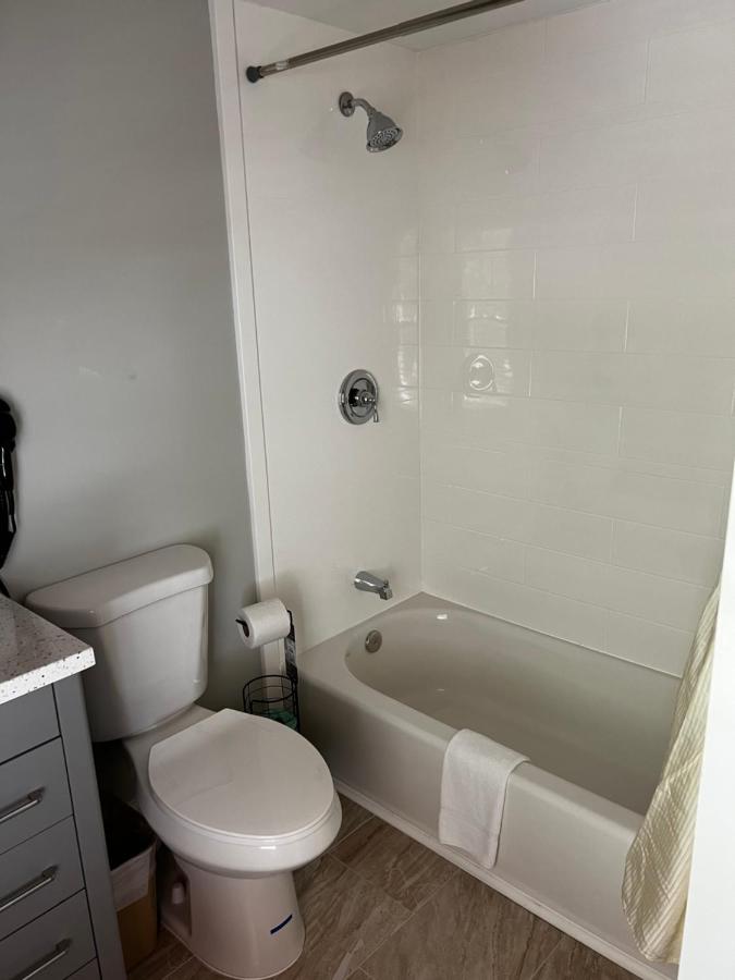 Captain's Quarters Motel — photo 18