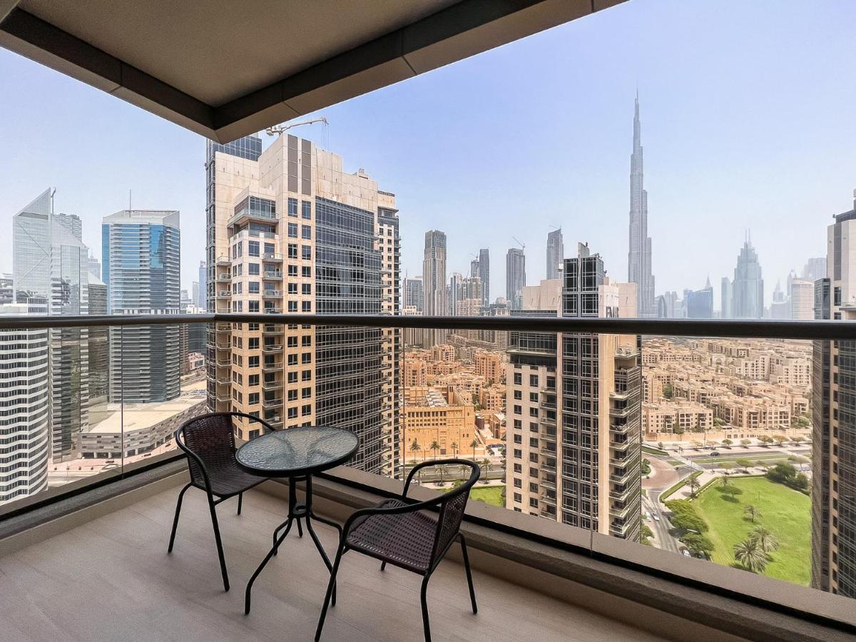 Luton Vacation Homes - Elite Downtown Residence, Burj Khalifa View Dubai - 19AB01