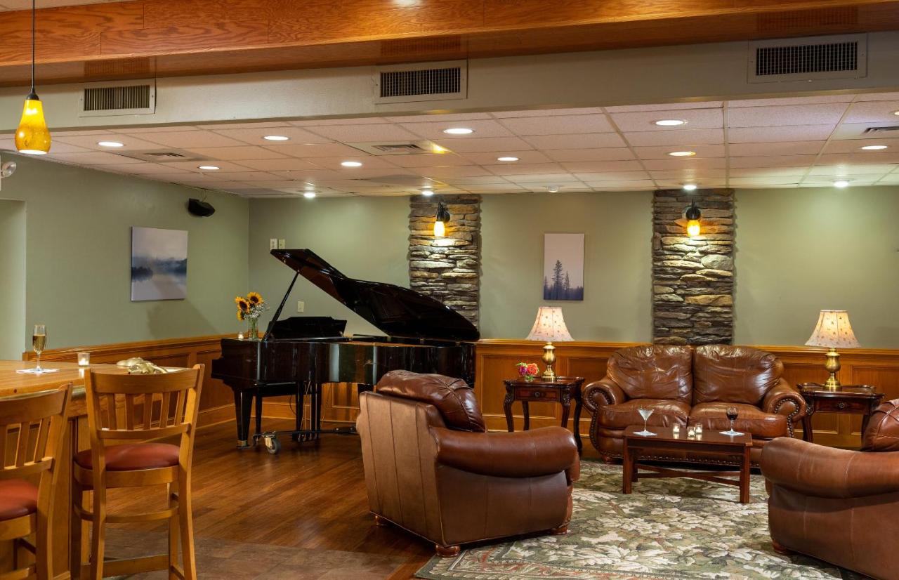 Meadowbrook Inn — photo 15