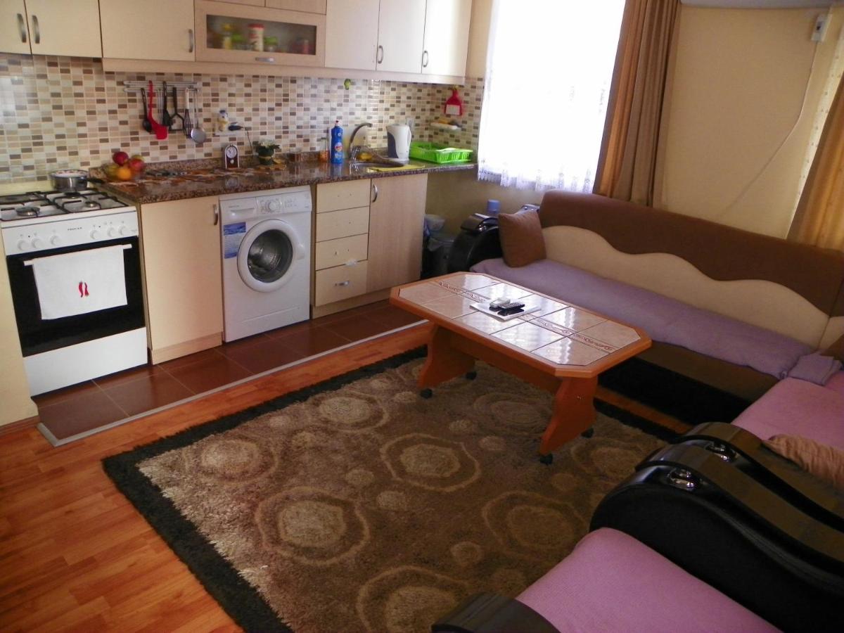 MOURAT Holiday Apartment Flat Furnished House Cheap Sleeping Rooms