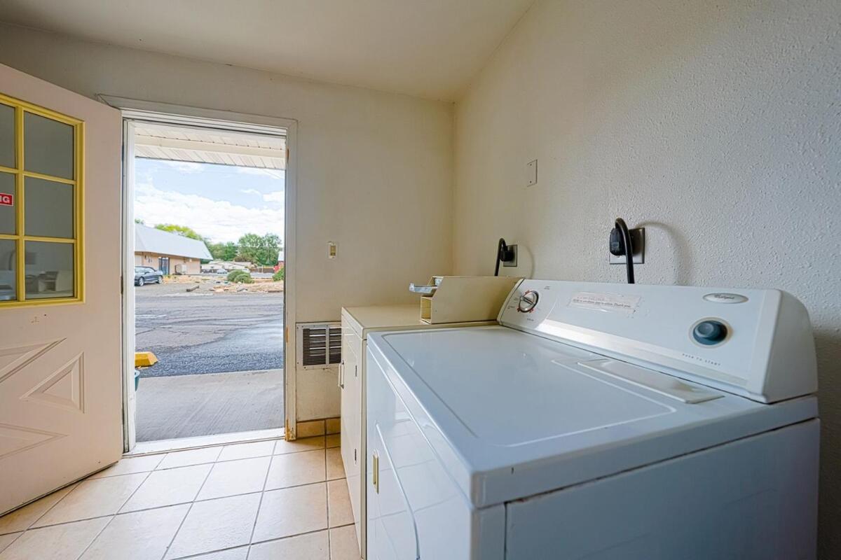 Budget 8 Motel — photo 3