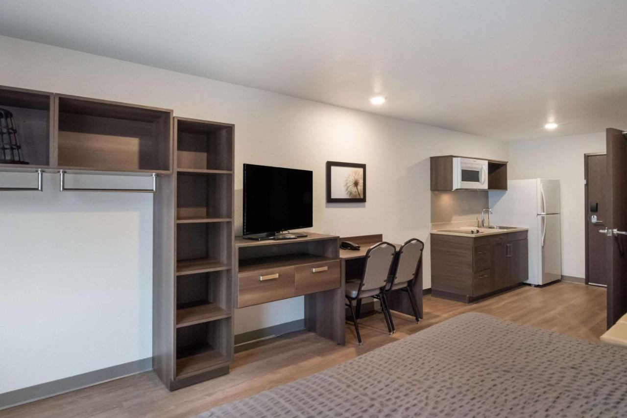 WoodSpring Suites Colorado Springs North - Air Force Academy — photo 16