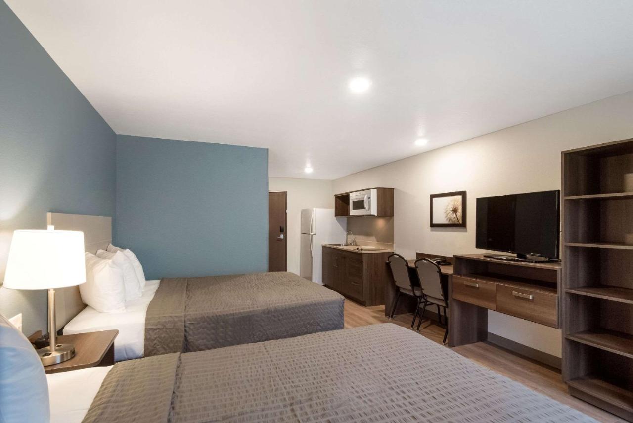 WoodSpring Suites Colorado Springs North - Air Force Academy — photo 21