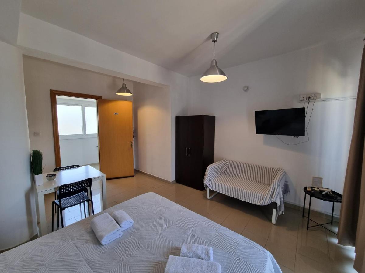 Valentinos Apartments - Laterooms