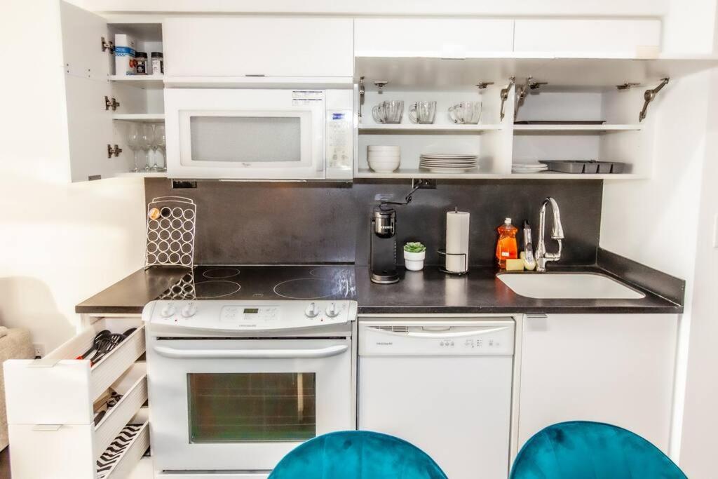 Stylish 2BR Condo w/stunning Lake & Sunset Views photo