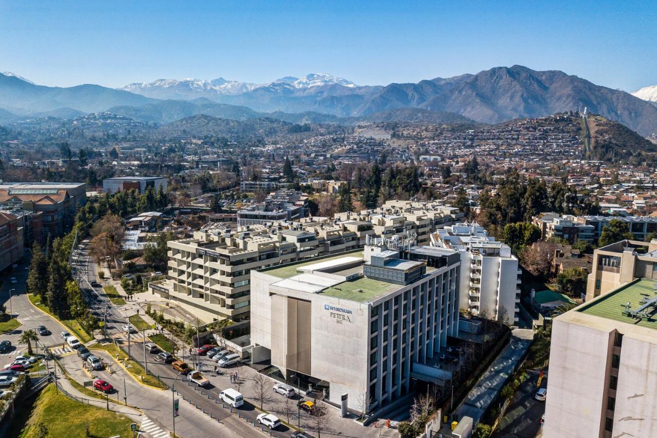 Wyndham Santiago Pettra photo