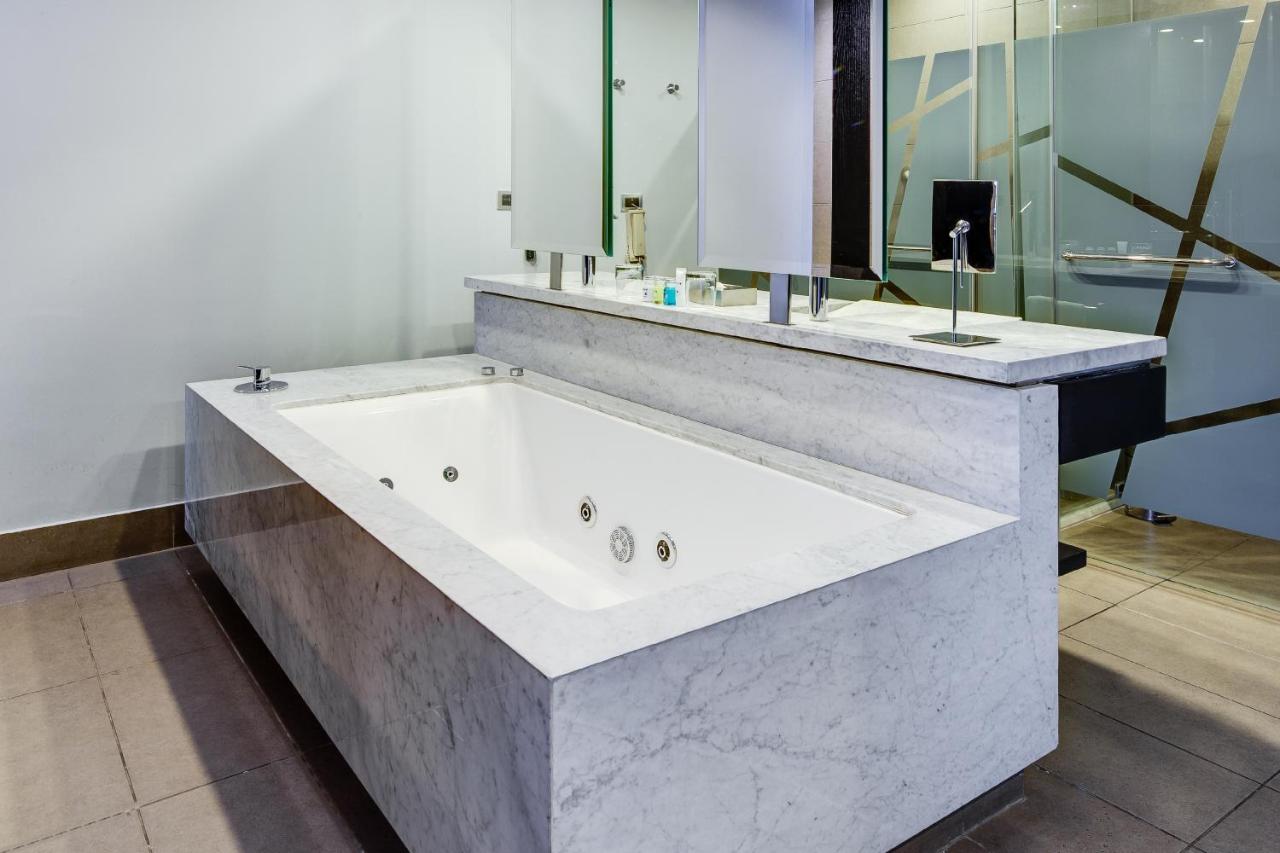Wyndham Santiago Pettra photo