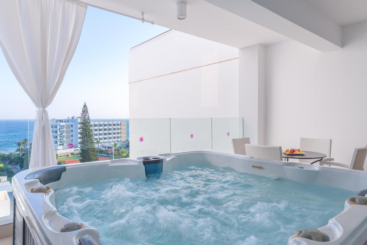 Napa Mermaid Hotel & Suites photo