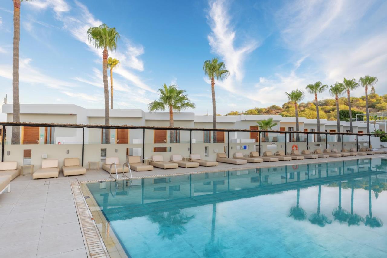 Napa Mermaid Hotel & Suites photo