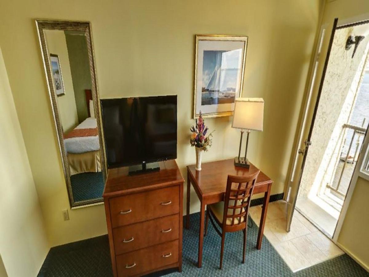 Pier 4 Hotel — photo 22