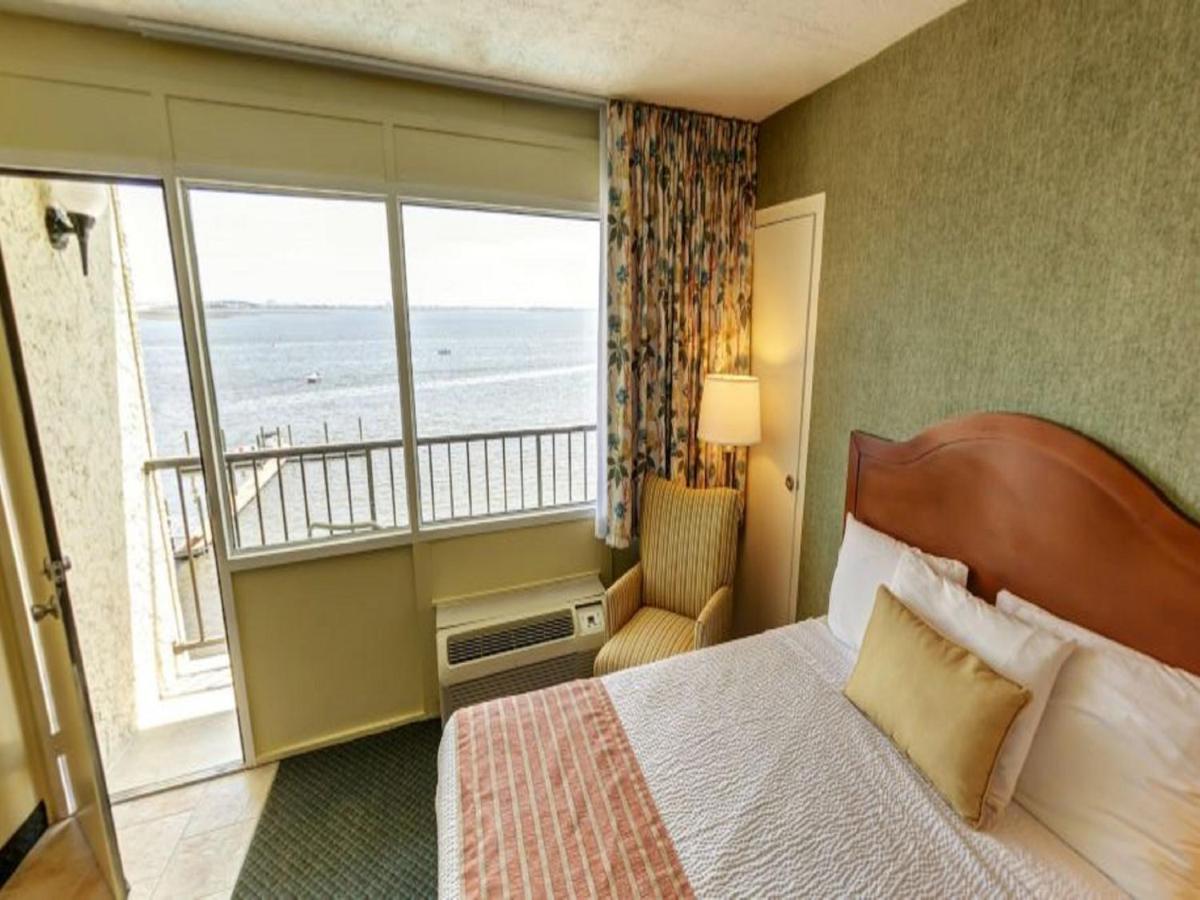 Pier 4 Hotel — photo 2