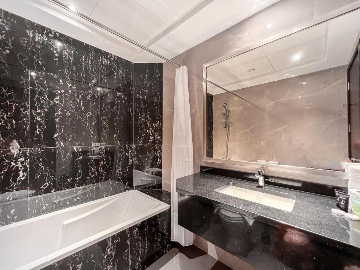 Luton Vacation Homes - Elite Downtown Residence Studio, Burj Khalifa View Dubai - 80AB3 - 3