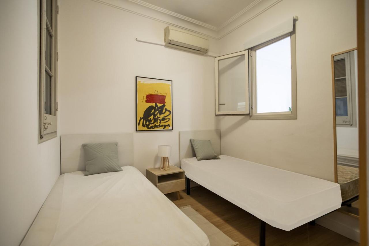 P2sal1071- Elegant Apartment in Carrer de Salinas - 2