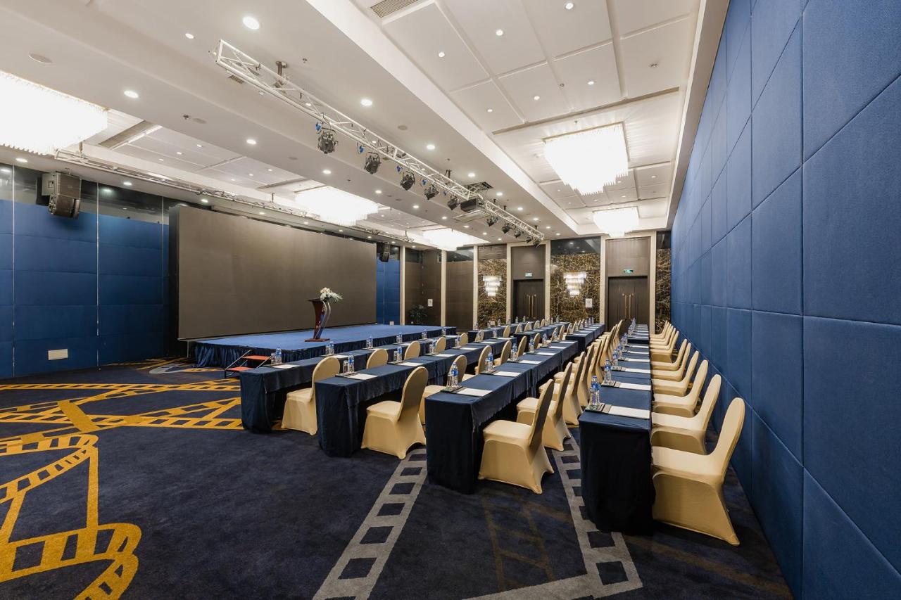 Crowne Plaza Shanghai, an IHG Hotel photo