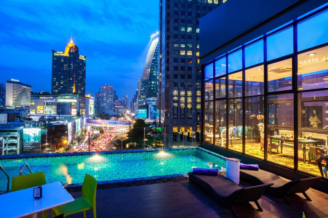 Rooftop swimming pool: Hotel Clover Asoke - SHA Extra Plus