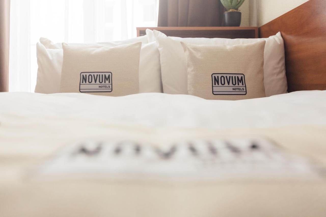 Novum Hotel Savoy Hamburg Mitte - Laterooms