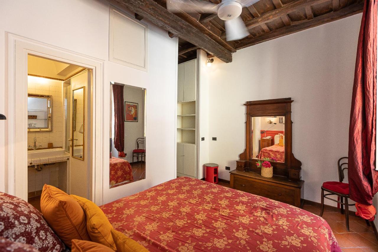 Lungaretta by Rental in Rome - 2