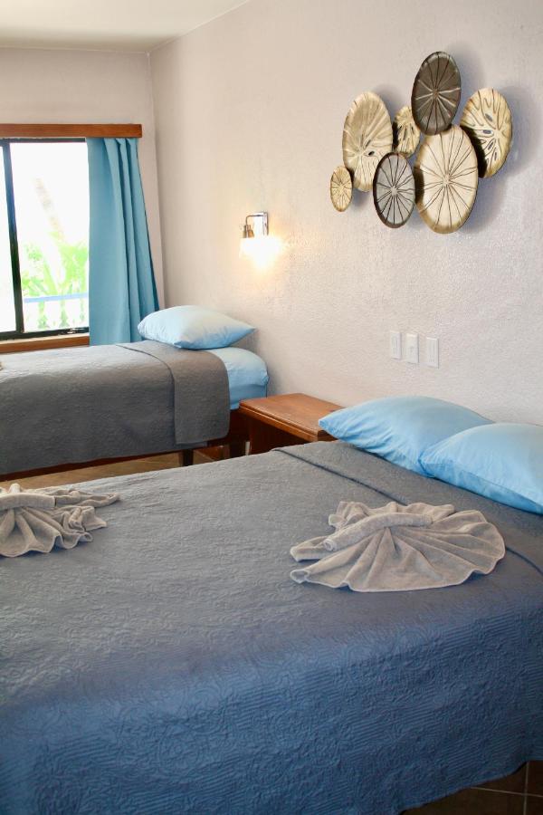 Holiday Hotel photo