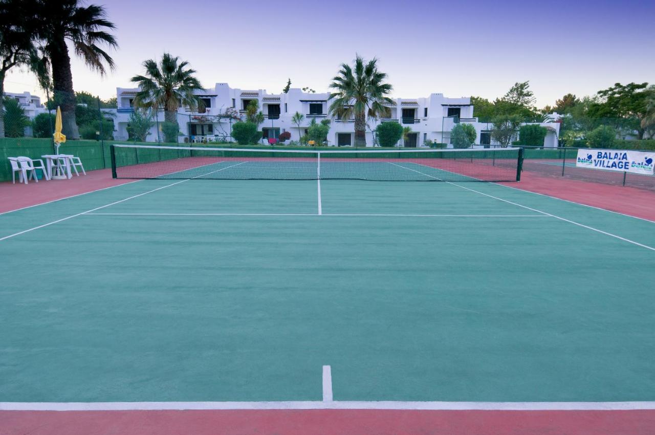 Tennis court: Balaia Golf Village