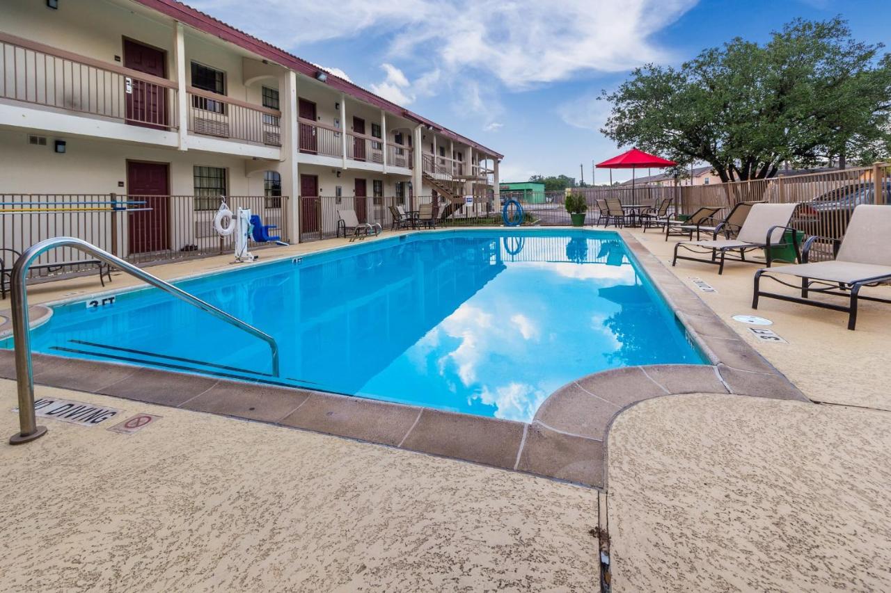 I-10 Royal Inn — photo 4