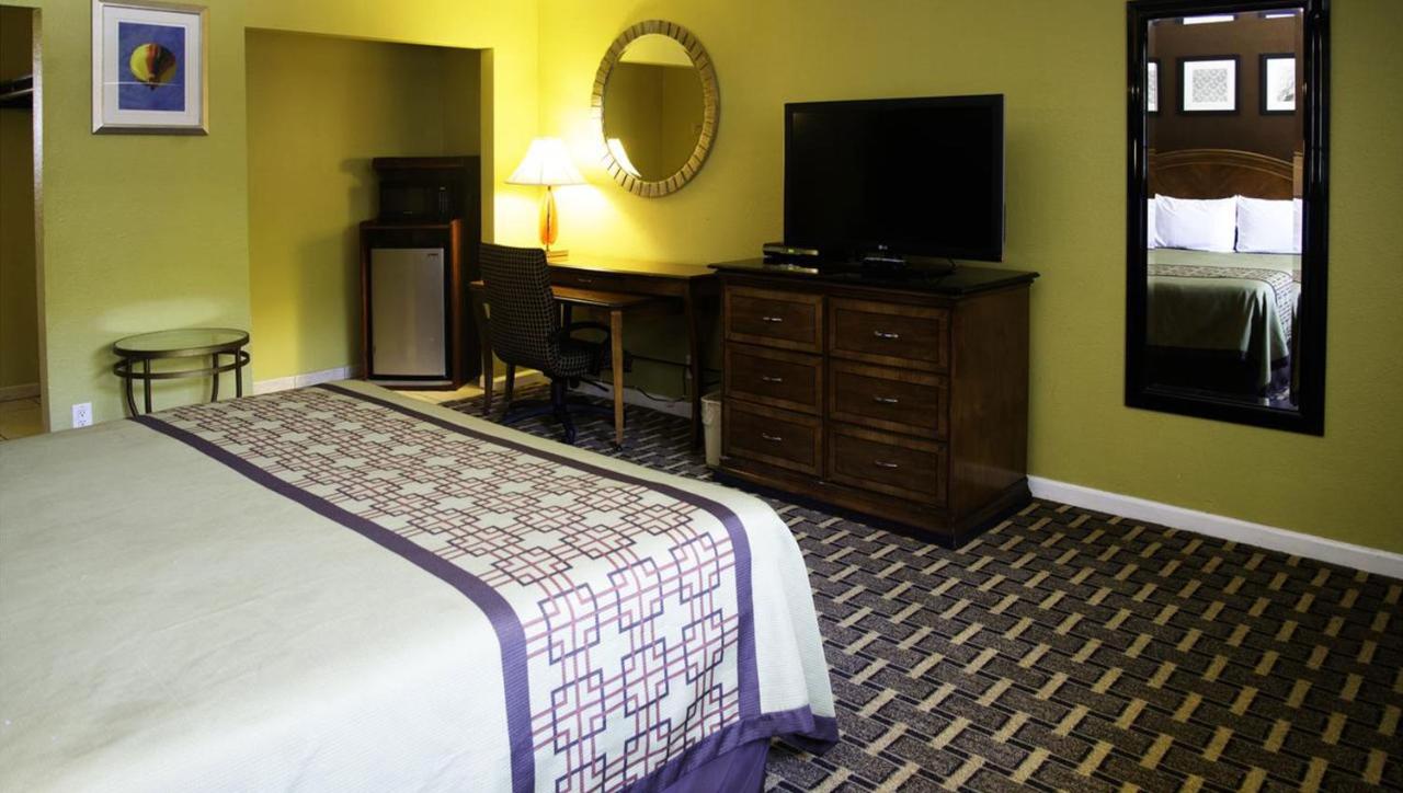 Imperial Motel — photo 24