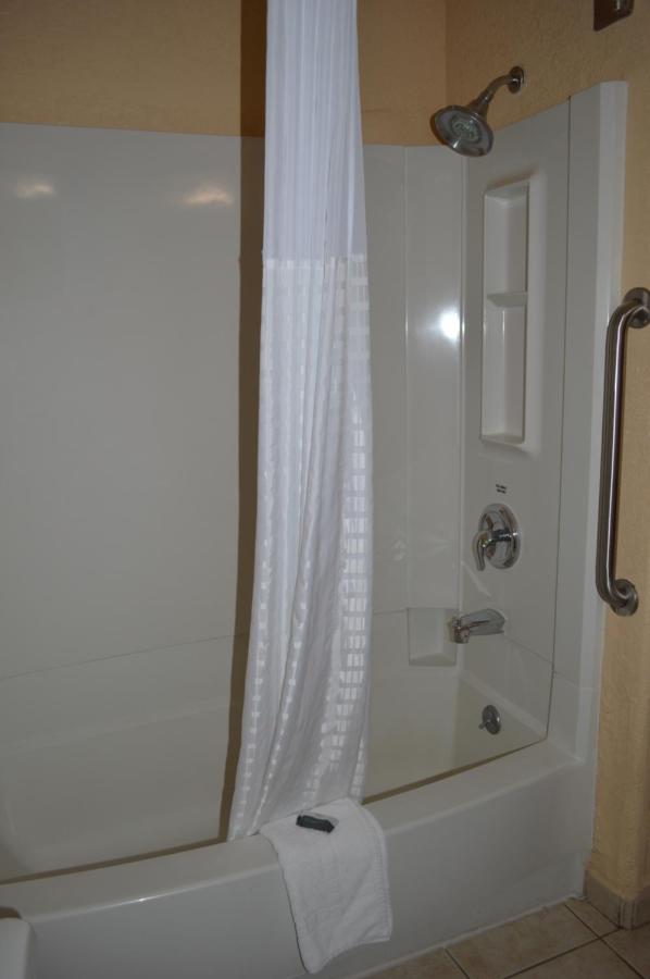 First Choice Inn at the Swell — photo 23