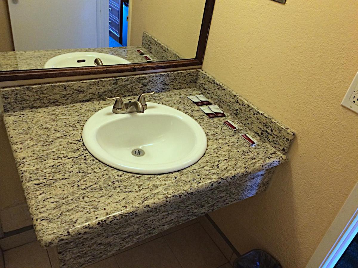 Best 5 Motel — photo 8