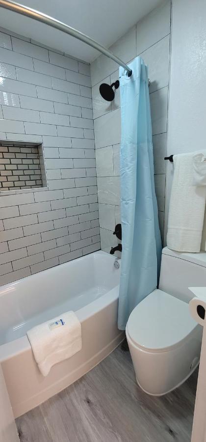 Dragonfly Inn & Suites — photo 23