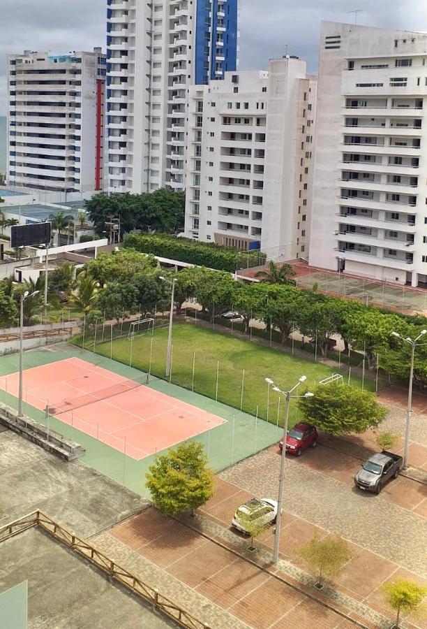 Tennis court: Acogedora Suite piso 5