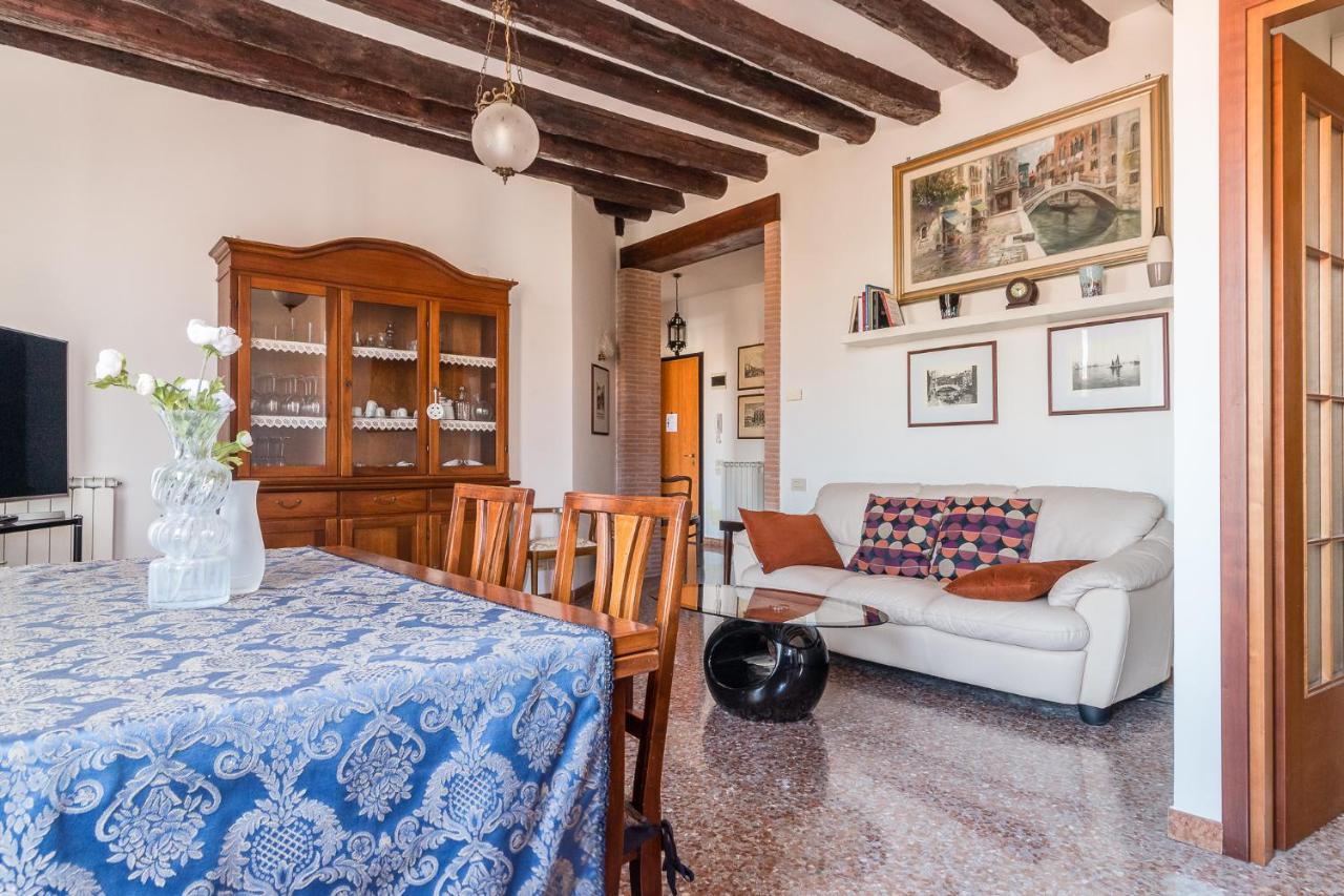 Colombina House close to the Train Station - 4