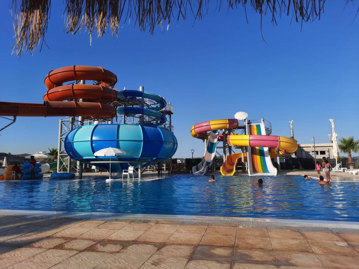 Water park: Sunrise Beach Suite B7