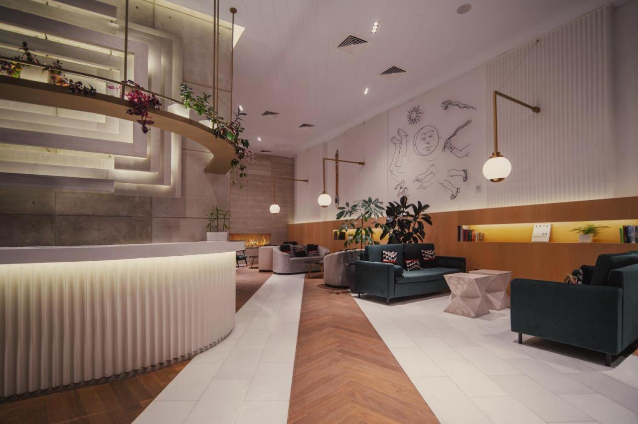 Met Hotel photo