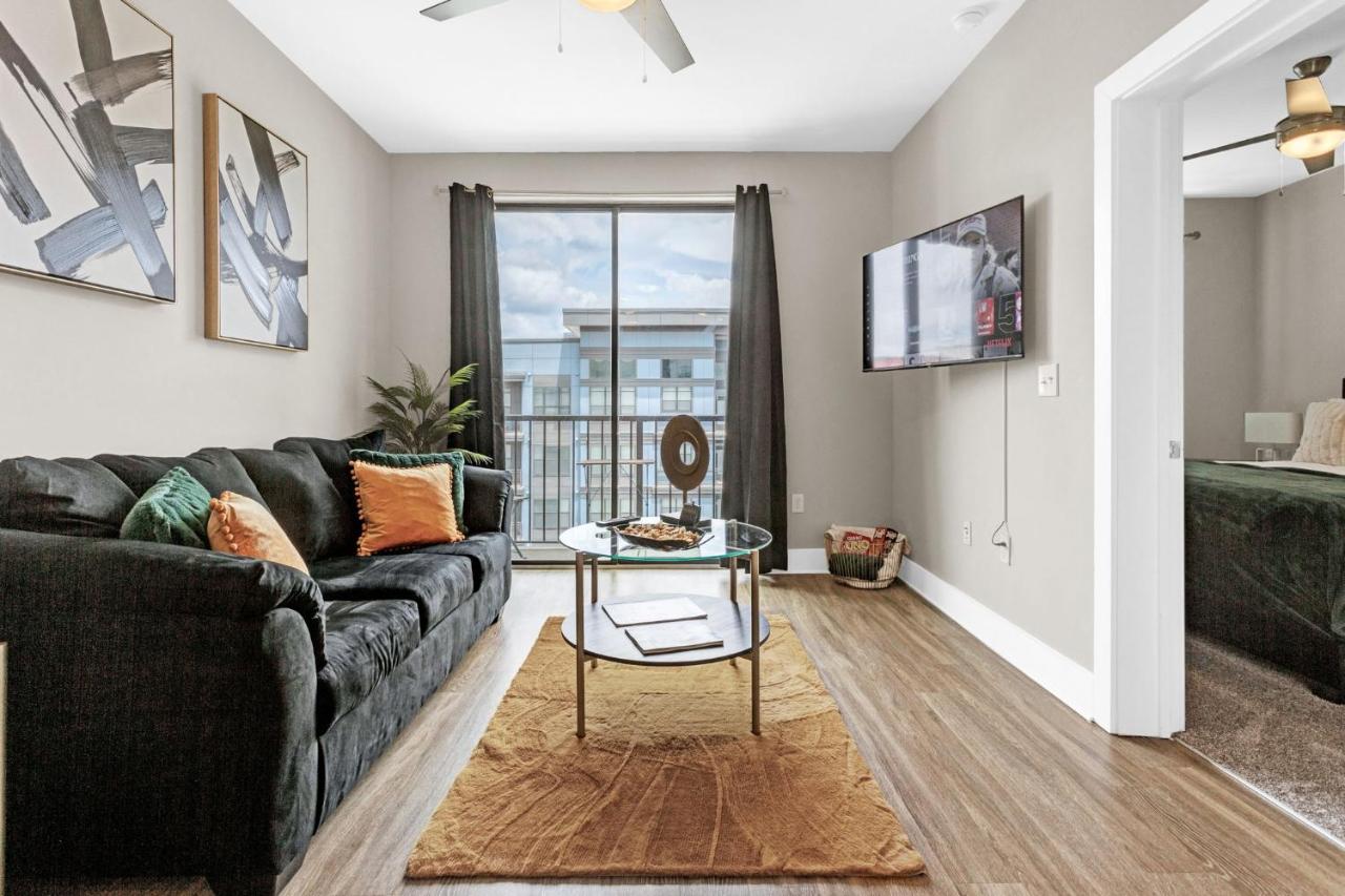 {{ hotelInfo.altText }}