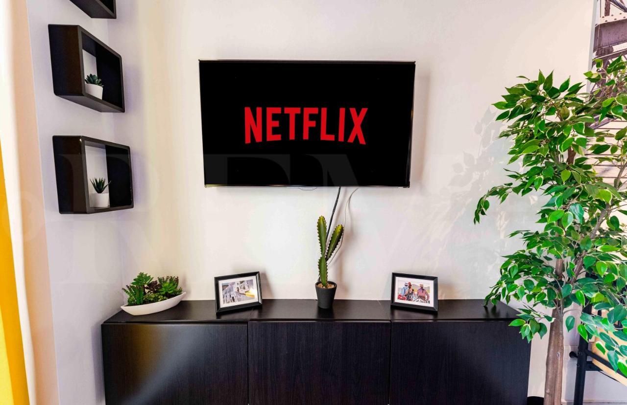 Modern Studio with Private Rooftop Terrace by REMS - 5