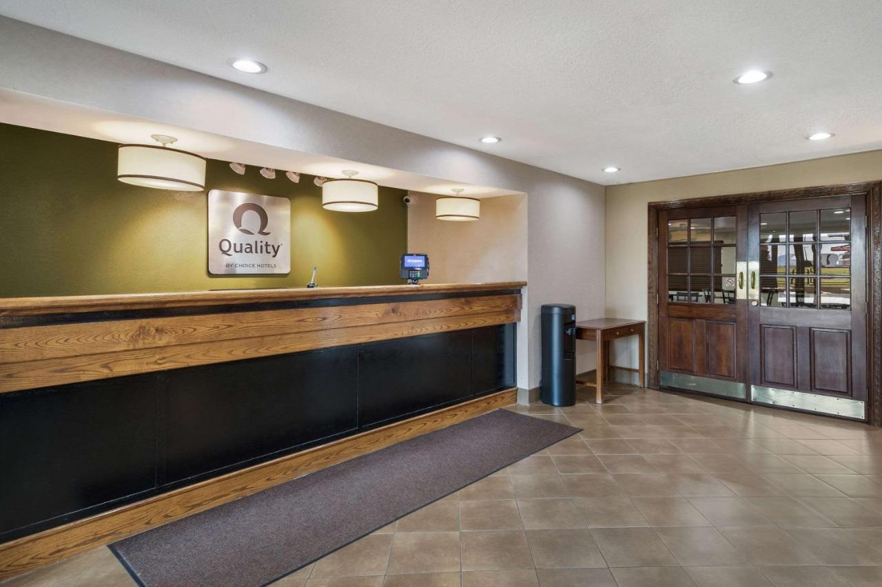 Kingsley Inn & Suites — photo 10