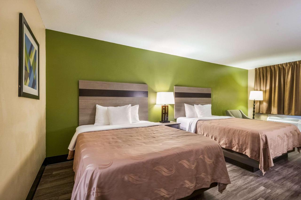 Kingsley Inn & Suites — photo 21