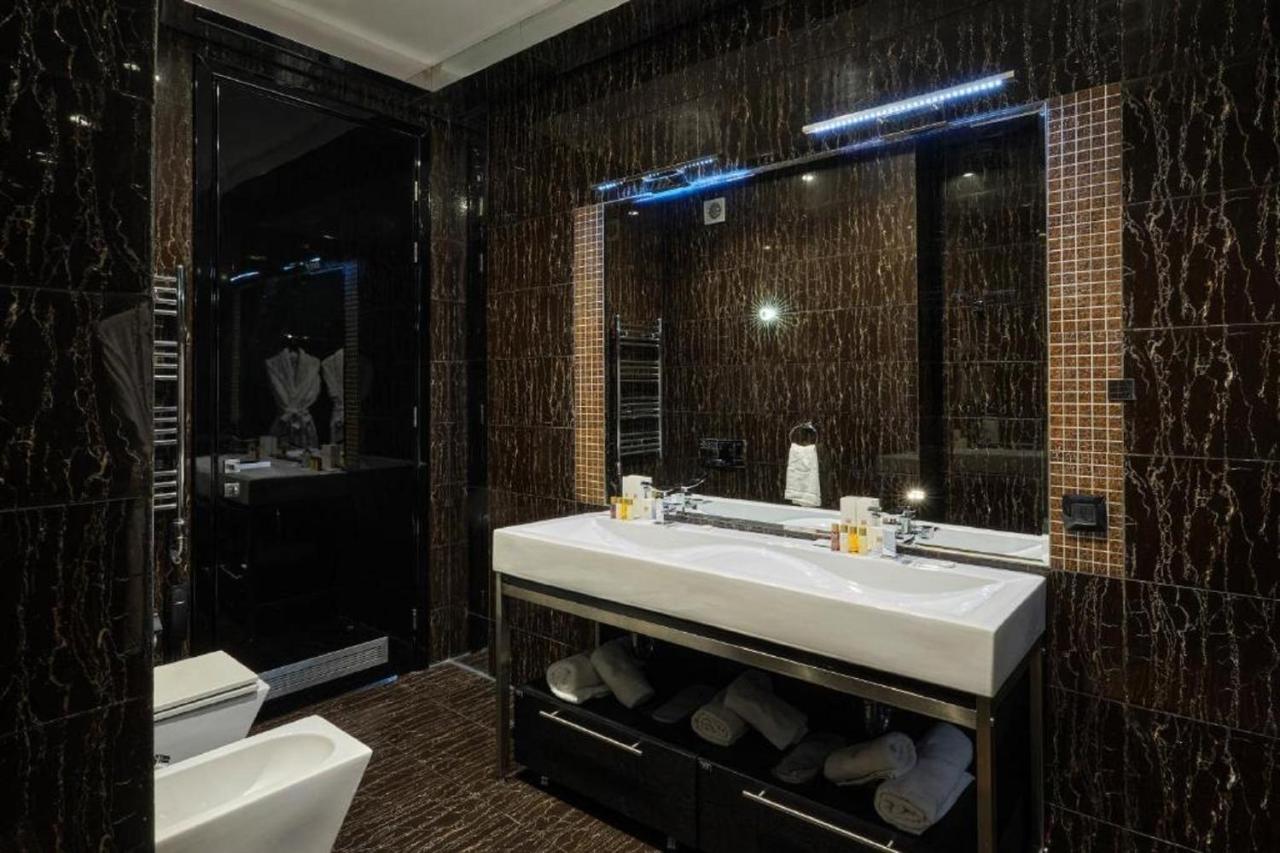 Hotel Emirates photo