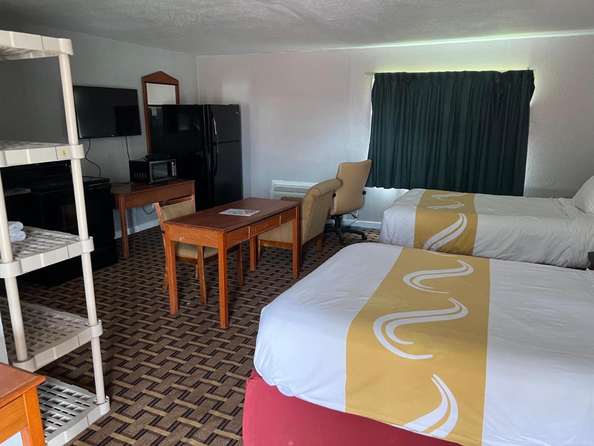 Budget Inn — photo 10