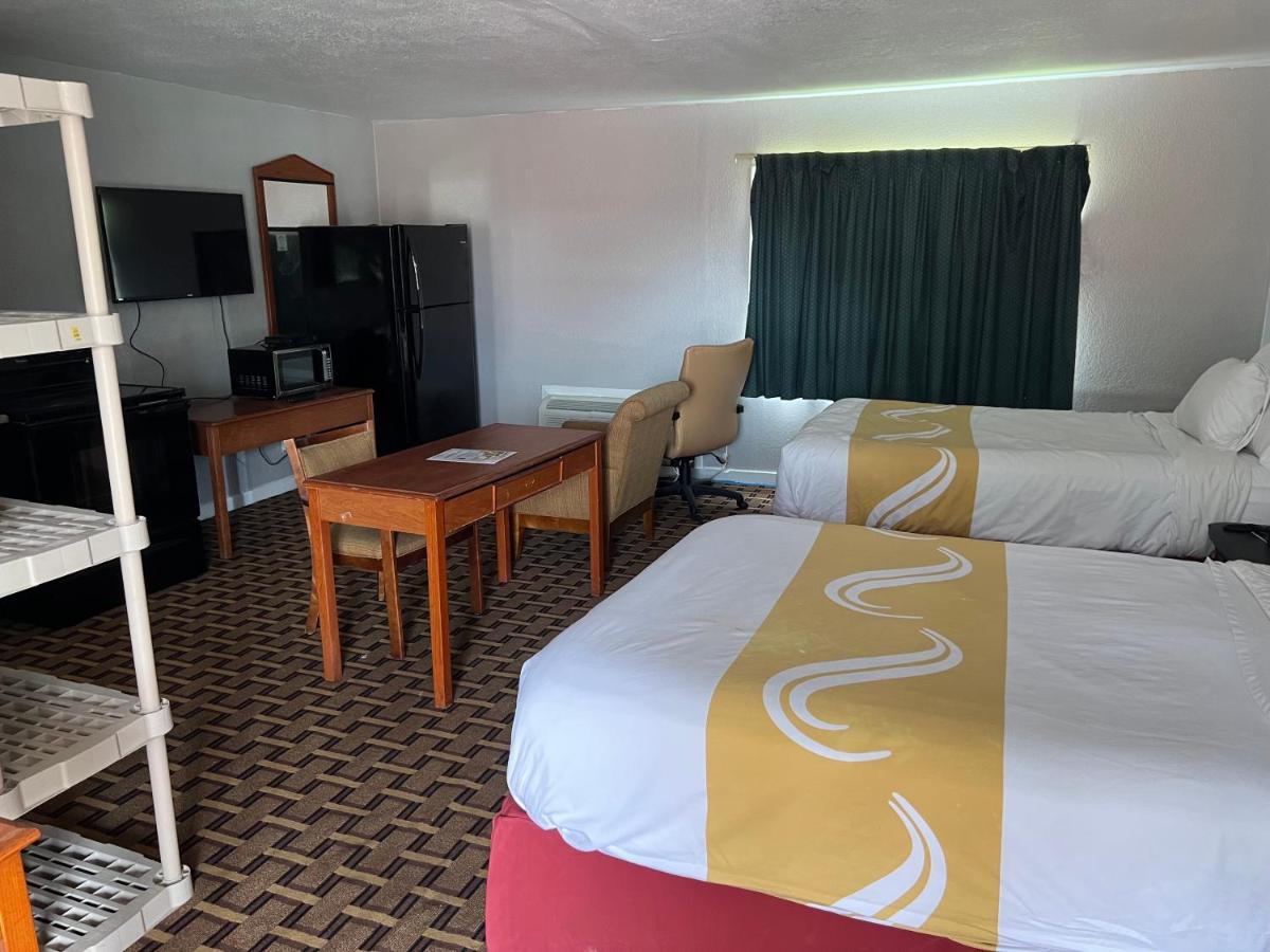 Budget Inn — photo 11