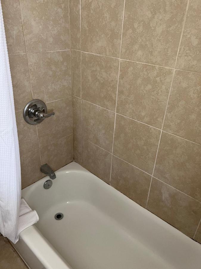 Budget Inn — photo 13