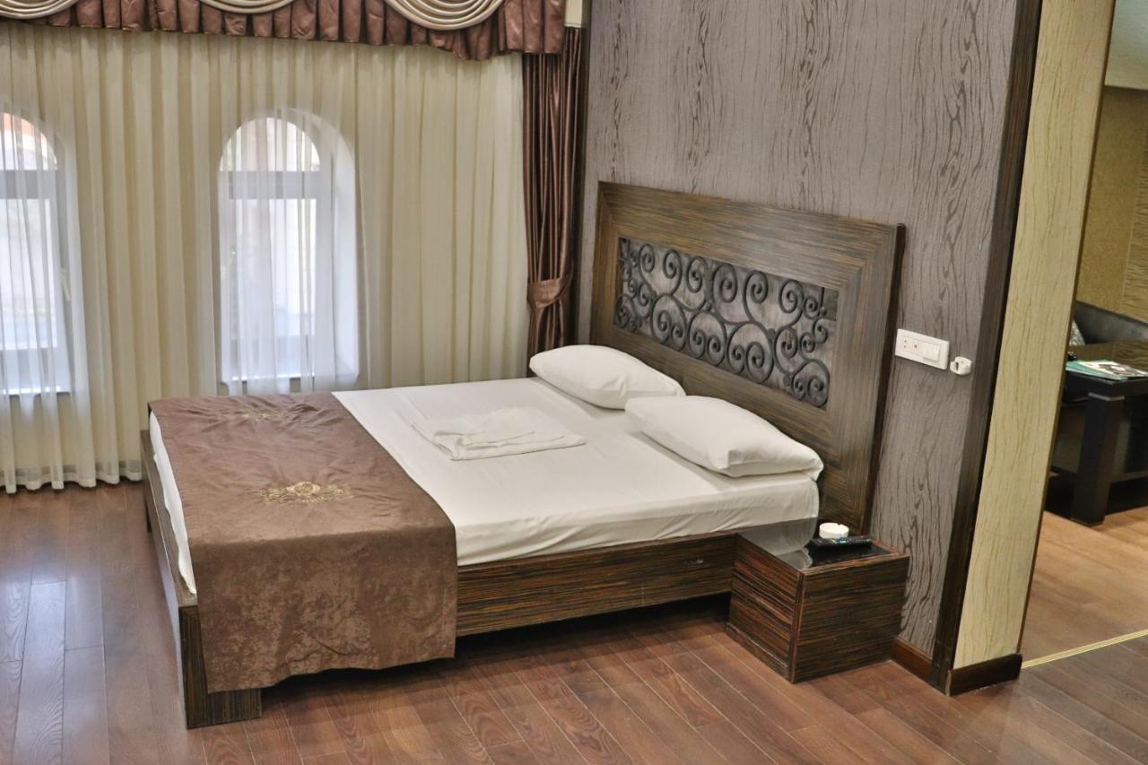 Hotel Roma & Tours photo