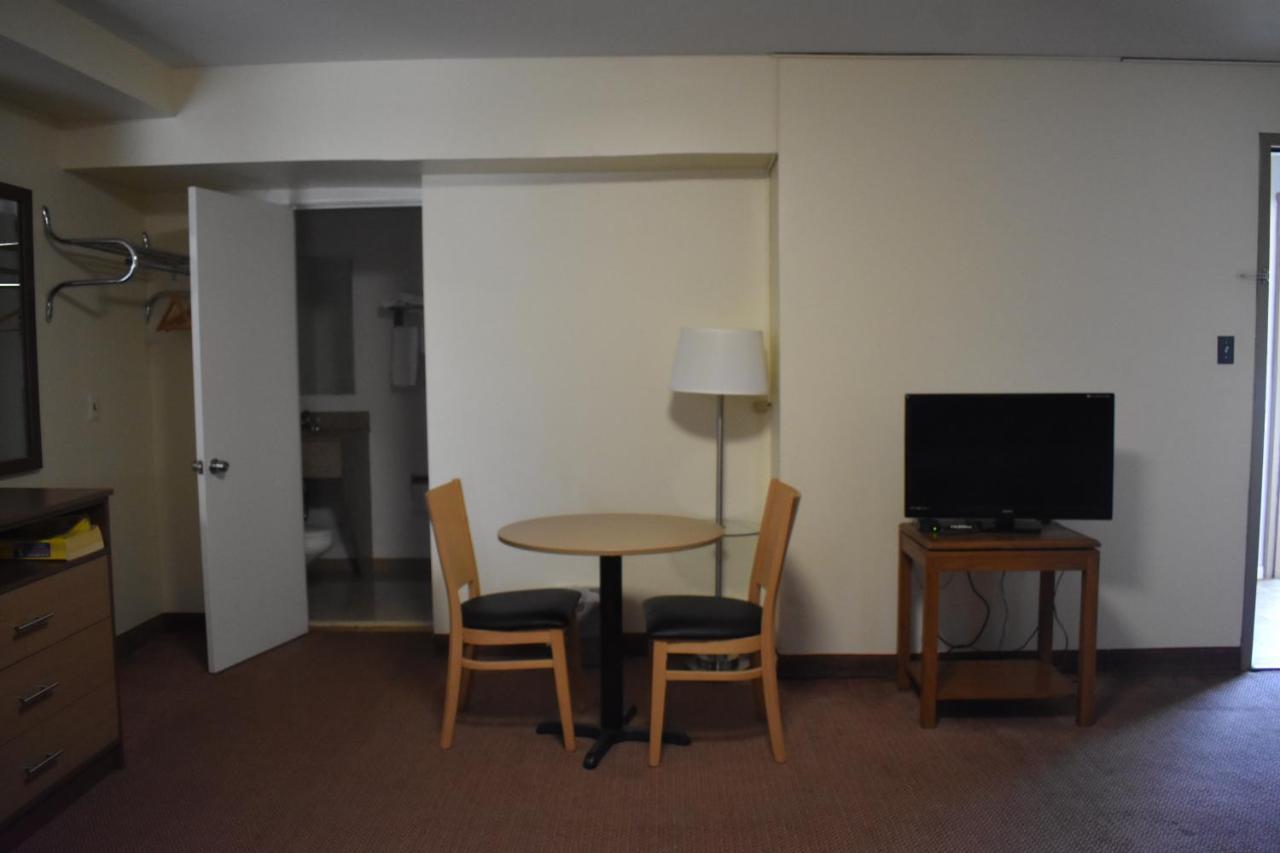 Pittsburgh Motel — photo 23